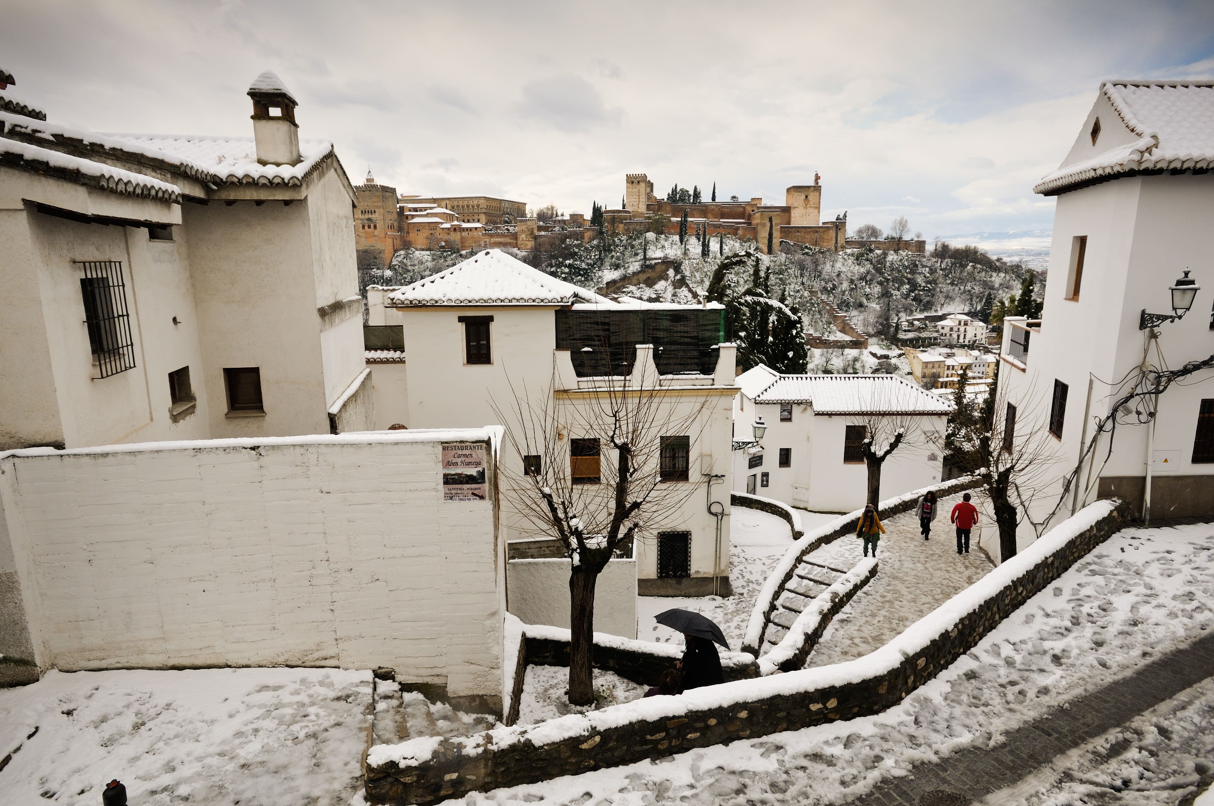 white-houses-with-snow-1-20261030092957.jpg